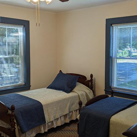 Blooming Inn Shelburne Falls Bagian luar foto
