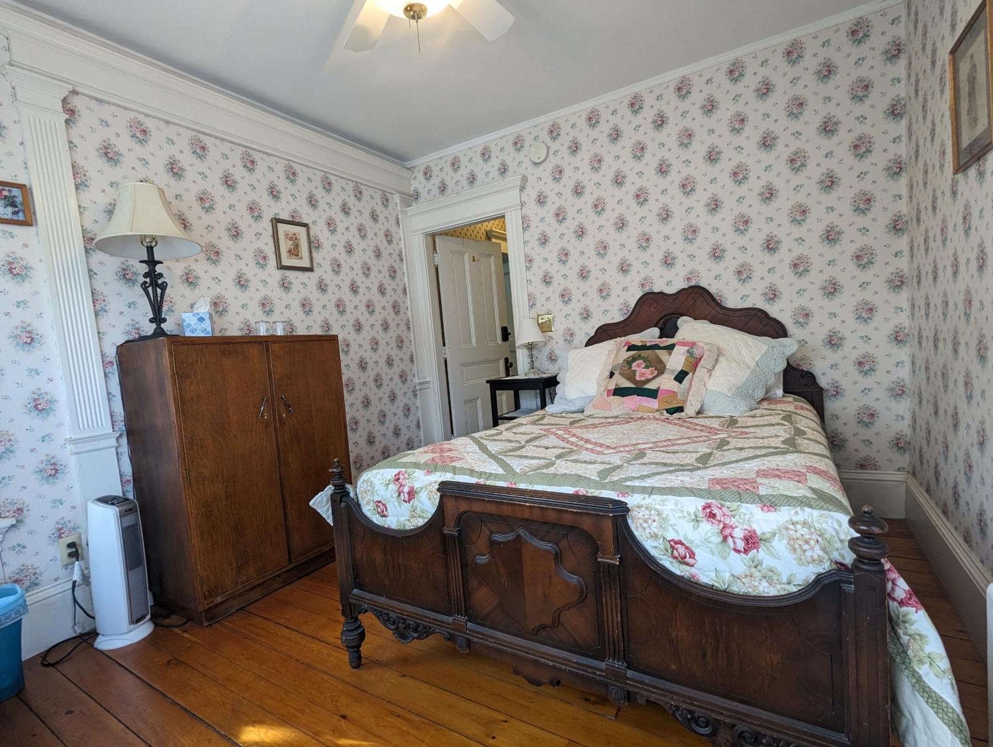 Blooming Inn Shelburne Falls Bagian luar foto